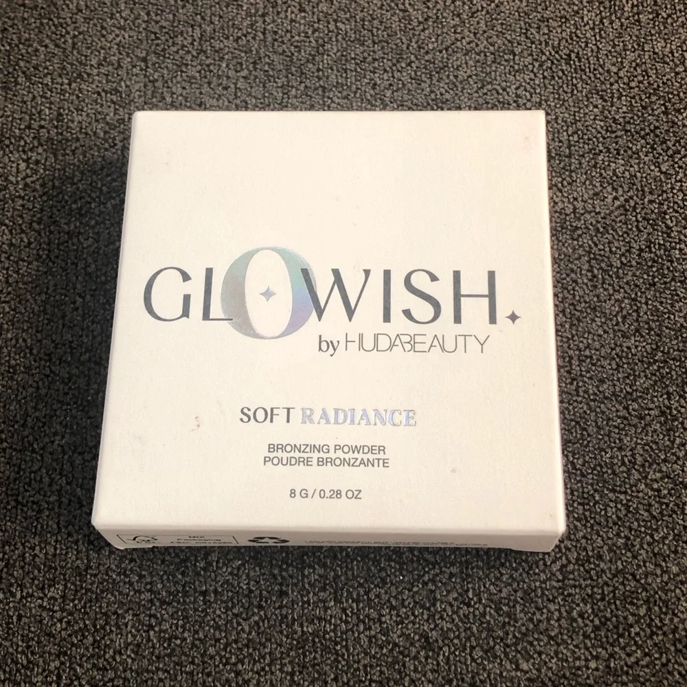 Huda Beauty GloWish Soft Radiance Bronzing Powder 05 RICH
